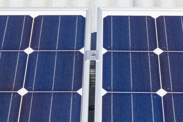 Installasjon av solcellepaneler – stockfoto