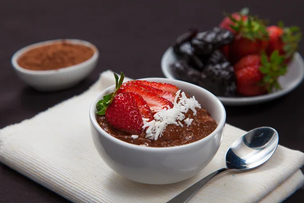 Avocado and cacao mousse — Stock Photo, Image