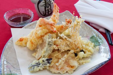 Deniz ürünleri tempura