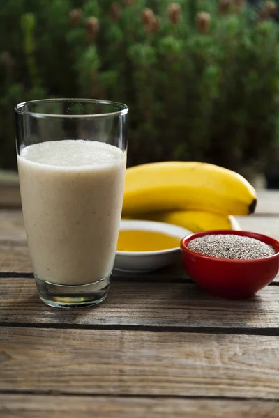 Banana, honey and chia smoothie — Stock Photo, Image