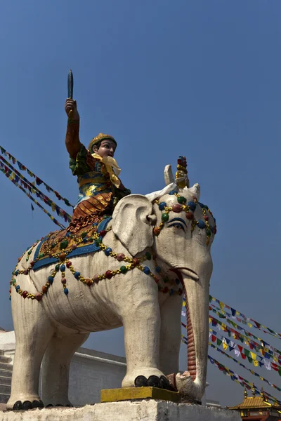 Bodhnath Stupa con estatua de elefante en Katmandú - Nepal —  Fotos de Stock