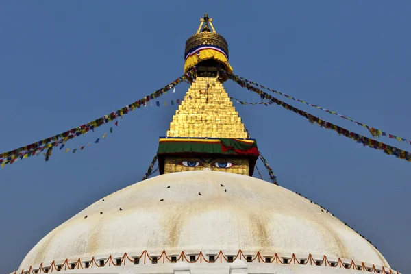 Bodhnath Stupa with prayer flags in Kathmandu - Nepal — Zdjęcie stockowe