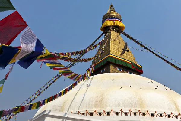 Bodhnath Stupa with prayer flags in Kathmandu - Nepal — Zdjęcie stockowe