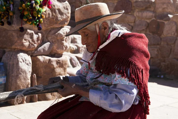 Alte argentinerin in humahuaca in jujujuy, argentinien — Stockfoto