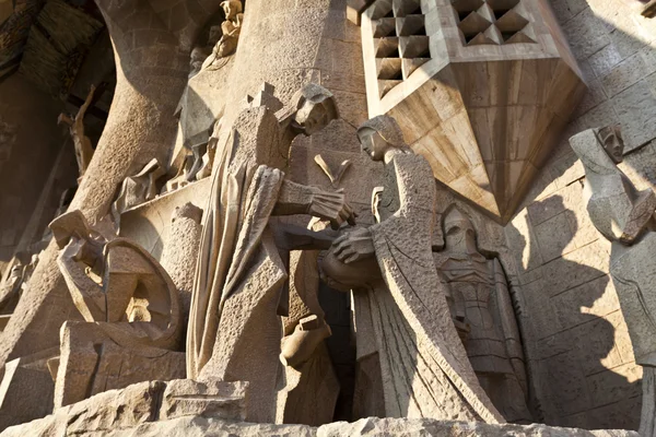 Heykeller ve tutku cephe Sagrada Familia Kilisesi (Antoni Gaudi) Barcelona - İspanya — Stok fotoğraf