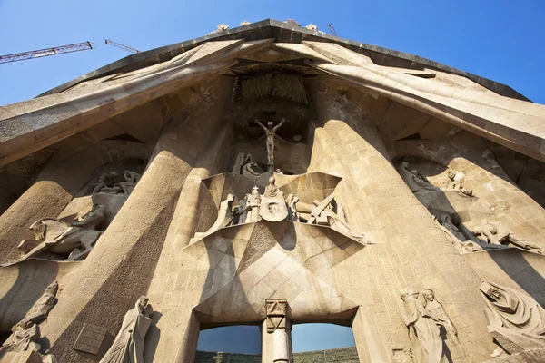 Bagian depan gereja Sagrada Familia (Antoni Gaudi) Barcelona - Spanyol — Stok Foto
