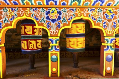 renkli ibadet tekerlerimi Bhutan