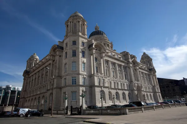 Porto de Liverpool edifício em Liverpool - Inglaterra - Reino Unido — Fotografia de Stock