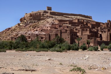 AIT ben haddou - eski kasbah şehirde Merkezi Tarık