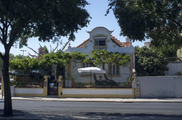 Casa portuguesa decorada con azulejos en Lisboa - Portugal — Foto de Stock