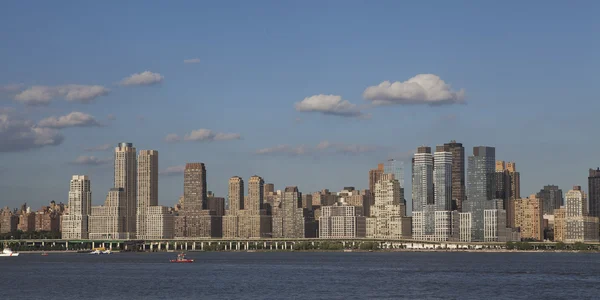 Manhattan (New York City) seen from the Hudson River (United States of America) — Stock Photo, Image