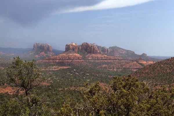 Δες στο καθεδρικό ναό βράχου και κοιλάδα σε sedona - Αριζόνα — Φωτογραφία Αρχείου