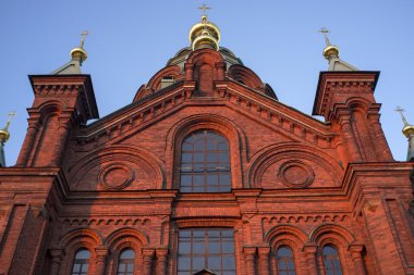 Helsinki - Finlandiya yaz aylarında kırmızı akşam ışığında uspenski Katedrali'ne'nın.