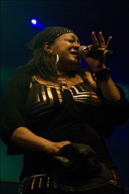 Thea austin - ek ve şarkıcı! -sahnede