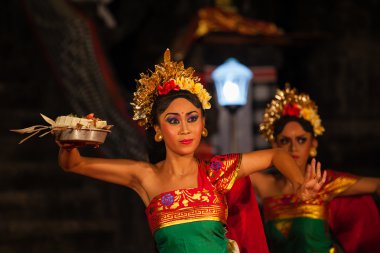 Yerel bir hindu Tapınağı Bali - Endonezya Bali dansı