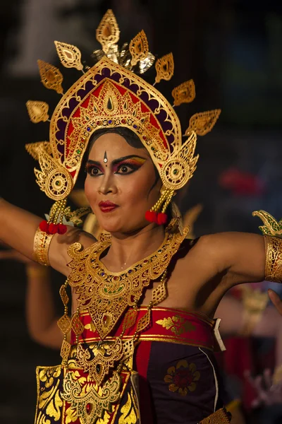 Традиционная балийская танцевальная церемония в храме - Бали - Индонезия - Азия — стоковое фото