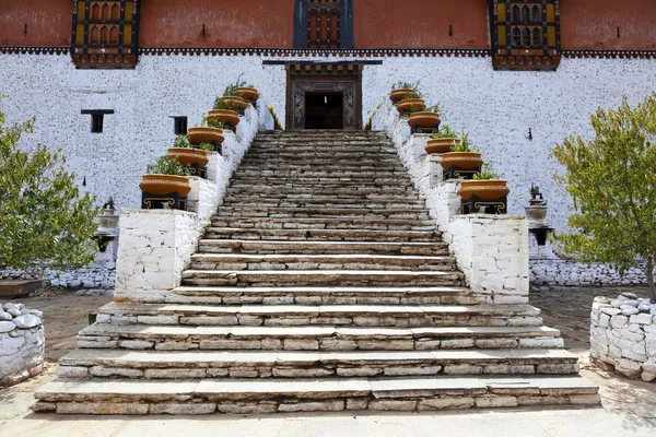 Eingang des Rinpun dzong in paro - westliches Bhutan — Stockfoto