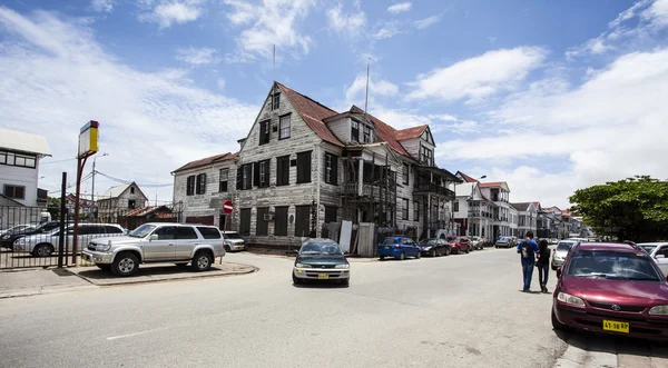 Gammalt hus i centrum av paramaribo - Surinam - Sydamerika — Stockfoto