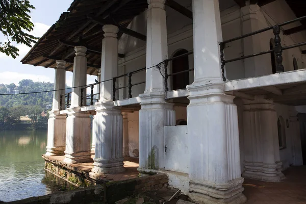 Zewnątrz Starej Łaźni Królewskiej Pobliżu Świątyni Świętego Zęba Sri Dalada — Zdjęcie stockowe