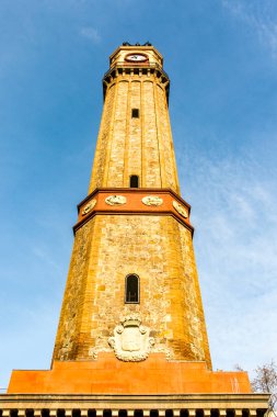 Çan kulesi (Antoni Rovira i Trias tarafından inşa edilmiştir) Gracia, Barcelona, Katalonya, İspanya 'daki Placa de la Vila Meydanı' nda inşa edilmiştir.