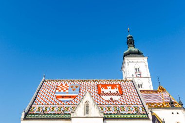 Kaptol, Zagreb, Hırvatistan ve Avrupa 'da bir Roma Katolik kilisesi olan St. Mark Kilisesi cephesi