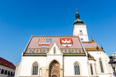 Kaptol, Zagreb, Hırvatistan ve Avrupa 'da bir Roma Katolik kilisesi olan St. Mark Kilisesi cephesi