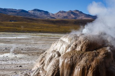 And Dağları, Atacama, Şili 'deki El Tatio jeotermal alanı.