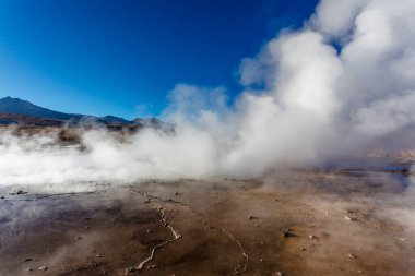 And Dağları, Atacama, Şili 'deki El Tatio jeotermal alanı.
