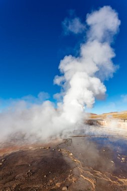 And Dağları, Atacama, Şili 'deki El Tatio jeotermal alanı.