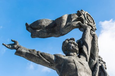 Rusya-Ukrayna dostluğuna adanmış Sovyet Anıtı Kyiv, Ukrayna, Avrupa 'da Halkın Dostluk Yayı altında