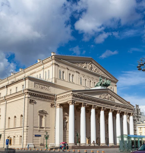 モスクワ ロシア ヨーロッパの歴史的劇場ボリショイ劇場のファサード — ストック写真