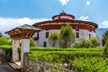Paro, Bhutan, Asya 'daki Paro Rinpun Dzong Gözlem Kulesi' nin (Ulusal Müze) dışı.