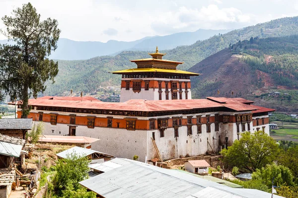 Экстерьер Монастыря Ринпун Дзонг Паро Бутан Азия — стоковое фото