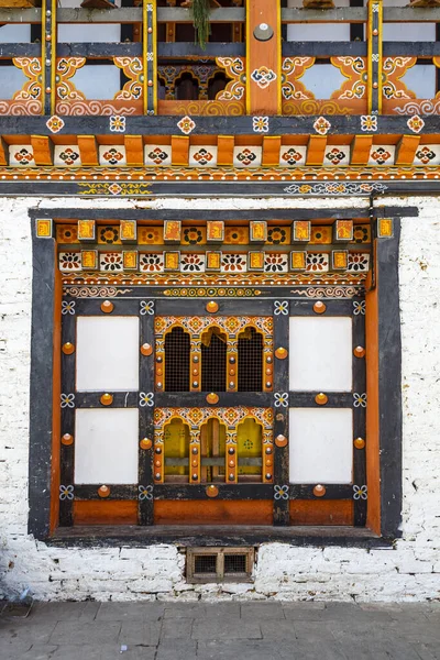 Utsmyckat Fönster Och Balkong Inuti Mongar Dzong Kloster Mongar Bhutan — Stockfoto