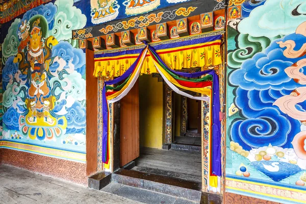 Färgglada Väggmålningar Och Entrédörrar Inne Punakha Dzong Klostret Punakha Bhutan — Stockfoto