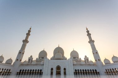 Abu Dabi 'deki Şeyh Zayed Büyük Camii' nde gün batımı, Birleşik Arap Emirlikleri, Arabistan