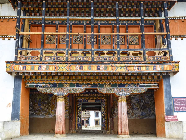 中央ブータン フォブジハ渓谷のガンティ ゴベンバ修道院入口 — ストック写真