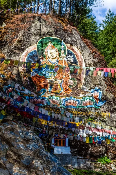 Красочный Образ Гуру Ринпоче Скале Возле Монастыря Танго Гемба Бутане — стоковое фото