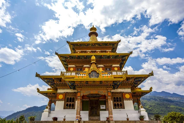 Экстерьер Чортенского Храма Кхамсума Еллея Намгьяла Посвящённого Королю Пунахе Бутан — стоковое фото