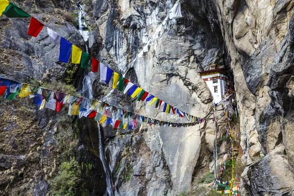 Prayer Flags Small Monastery Mountains Tiger Nest Monastery Taktshang Goemba — Stock Photo, Image
