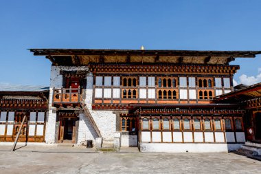Doğu Butan, Asya 'daki en büyük ve en önemli manastır olan Drametse Goemba' nın süslü yüzü.