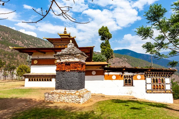 プナカ ブータン アジアに近いチミ ラカン修道院の外観 — ストック写真