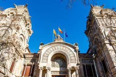 Barcelona, Katalonya 'da Yüksek Adalet Divanı (Yüksek Mahkeme Üst Mahkemesi de Justicia de Cataluna) cephesi