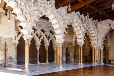 Moorish-Taifa kuzey koridorları, Aljaferia Sarayı, Zaragoza, Aragon, İspanya, Avrupa