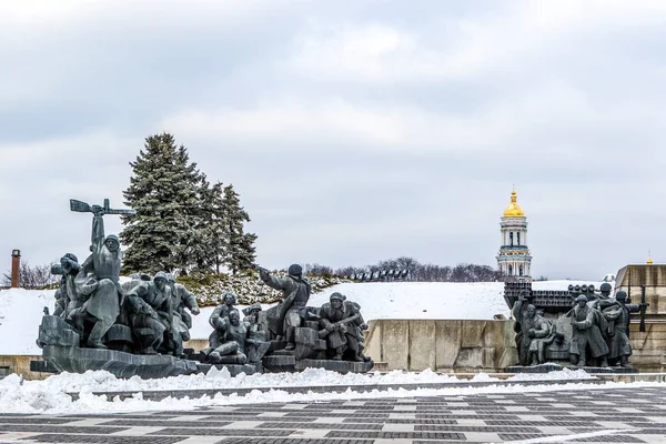 武装した兵士の彫刻 祖国の記念碑の防衛の詳細 Rodina Mat キエフで キエフ ウクライナ ヨーロッパ — ストック写真