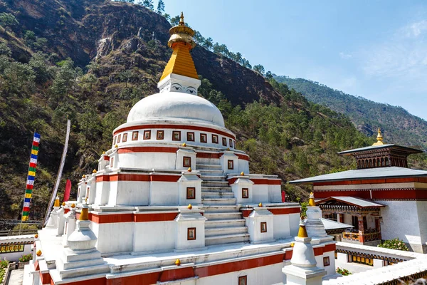 White Buddhist Pagoda Mountains Bhutan Asia — Stock Photo, Image