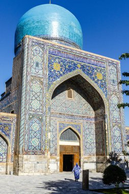 Madrasah Ttilla-kari 'nin (Tilya Kori) Avlusu Semerkant, Özbekistan, Orta Asya' daki Registan Meydanı