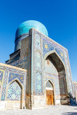 Madrasah Ttilla-kari 'nin (Tilya Kori) Avlusu Semerkant, Özbekistan, Orta Asya' daki Registan Meydanı