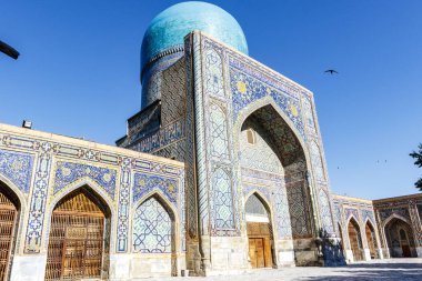 Madrasah Ttilla-kari 'nin (Tilya Kori) Avlusu Semerkant, Özbekistan, Orta Asya' daki Registan Meydanı