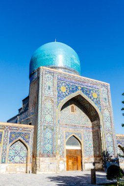 Madrasah Ttilla-kari 'nin (Tilya Kori) Avlusu Semerkant, Özbekistan, Orta Asya' daki Registan Meydanı
